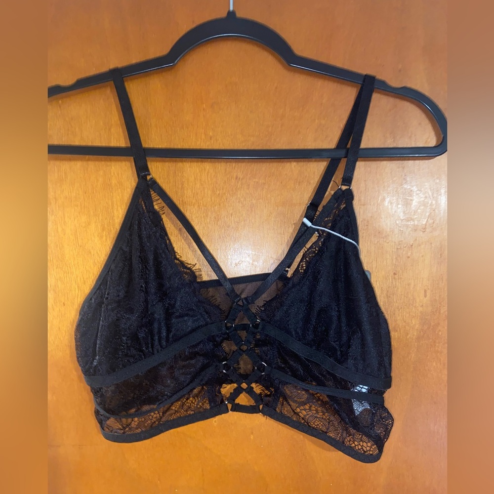 NWT Strappy lace bralette